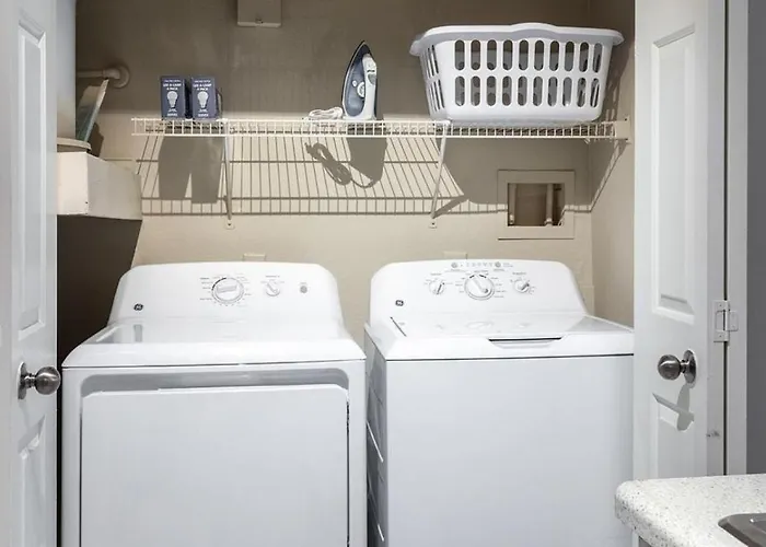 Landing Modern With Amazing Amenities Apartment