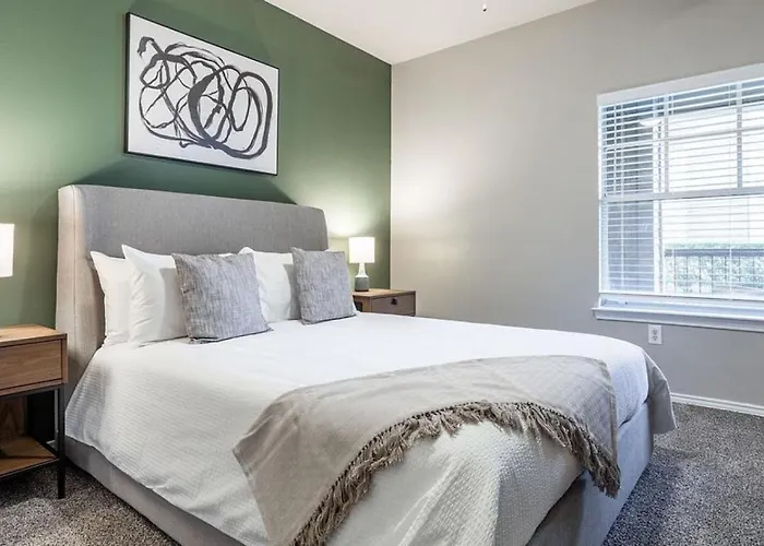 Landing Modern With Amazing Amenities *