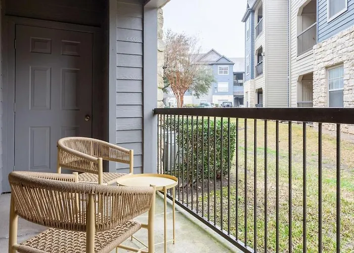 Landing Modern With Amazing Amenities Round Rock